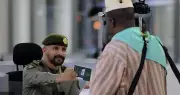 جوازات مطار المدينة المنورة تستقبل أولى رحلات حجاج تشاد لموسم 1447هـ