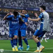 الهلال يهزم نيوم 2-0 ويؤجل حسم لقب الدوري للجولة الأخيرة