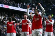 أرسنال يتوج بلقب الدوري الإنجليزي بعد 22 عامًا من الانتظار