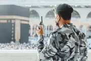 ضبط مواطن ينقل 3 مخالفين للحج عبر الأودية في مكة