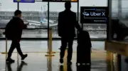 أمريكا تحظر دخول حاملي البطاقة الخضراء من 3 دول بسبب الإيبولا