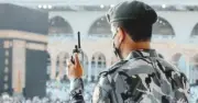 ضبط 5 مقيمين ماليزيين حاولوا دخول مكة دون تصريح حج عبر طرق ترابية