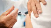وزارة الصحة تجيب عن أبرز الأسئلة الشائعة حول تطعيمات الحج