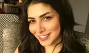 من المدينة إلى السرير الأبيض.. صورة غامضة تثير القلق على أميرة الشريف