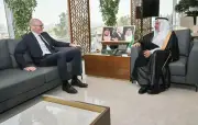 الربيعة يبحث مع السفير البريطاني تعزيز التعاون الإغاثي