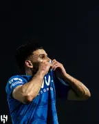 الهلال يقلب الطاولة على الخليج ويقلص الفارق مع النصر لنقطتين