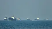 الحرس الثوري الإيراني يتوعد برد حازم على السفن غير الملتزمة بمسار عبور مضيق هرمز