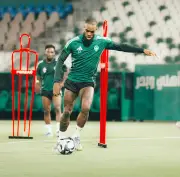 الأهلي يواجه الفتح في لقاء مؤجل لرد الدين بدوري المحترفين