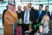 القنصل العام السعودي بإسطنبول يزور صالة مبادرة طريق مكة في المطار