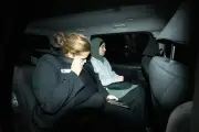 ثلاث نساء مرتبطات بـ