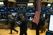 تقرير الوظائف يرفع الأسهم الأمريكية في افتتاح التعاملات