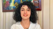 إيران تفرج عن الحائزة على نوبل نرجس محمدي بكفالة لنقلها للعلاج