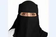 التقدير العاطفي داخل الأسرة أساس بناء شخصية الأبناء وثقتهم بأنفسهم