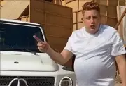اتهام حمو بيكا بسرقة سجاد وتخريب فيلا وعدم دفع الإيجار