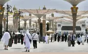 مظلات المسجد النبوي توفر أجواء مريحة للمصلين في موسم الحج