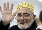 حاج مغربي يتجاوز المئة عام يؤدي الحج عبر مبادرة طريق مكة