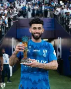 سلطان مندش يطمح لتحقيق الثنائية المحلية مع الهلال بعد التألق في دوري روشن