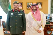 نائب أمير تبوك يقلد مدير جوازات المنطقة رتبة لواء
