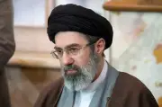 خامنئي يرفض نقل اليورانيوم عالي التخصيب خارج إيران ويتمسك بوجوده داخلها