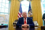 ترامب يكشف عن اتصالات مع قادة السعودية والإمارات وقطر لبحث إيران والسلام