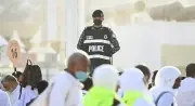 القوات الخاصة للأمن والحماية تشارك في تنظيم حركة المشاة بالحج