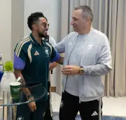غياب سعود عبد الحميد عن معسكر الأخضر بسبب سرقة جواز سفره