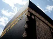 لو تكلّمت الكعبة: رحلة الروح من ضجيج الدنيا إلى حضن البيت العتيق