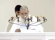 نائب أمير مكة والمفتي وآل الشيخ يؤمون المصلين في خطبة عرفة للحذيفي