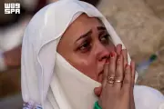 حجاج يتوافدون إلى جبل الرحمة في أجواء روحانية يوم عرفة