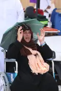 مشعر عرفات يشهد خشوعاً وعبرات في وقفة الحجاج