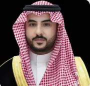 وزير الدفاع يهنئ القيادة بعيد الأضحى ويشيد بجهود خدمة الحجاج