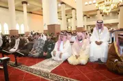 محافظ شرورة يؤدي صلاة العيد ويزور المرضى ويرفع التهاني للقيادة