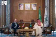 وزير الداخلية السعودي يستقبل نظيره اللبناني لبحث التعاون الأمني