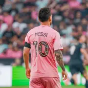 سكالوني يطمئن جماهير الأرجنتين على ميسي قبل المونديال