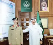 أمير عسير يقلد اللواء علي آل شيبان رتبته الجديدة