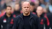 ليفربول يقيل سلوت ويتجه لتعيين إيراولا مدرب بورنموث خلفاً له