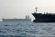 واشنطن تحظر اتفاقيات إيران لتأمين مضيق هرمز وتصنف كياناً إيرانياً إرهابياً