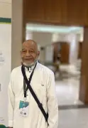 الحاج الأسترالي عبد الرحمن عبدو يودع منى بدموع الشوق والحب
