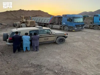 الأمن البيئي يضبط 3 مقيمين باكستانيين لتجريف التربة بالمدينة المنورة