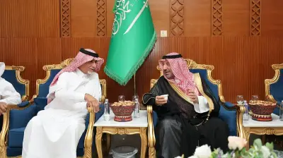 أمير نجران يواسي الشيخ أبوساق في وفاة شقيقه اللواء حسن