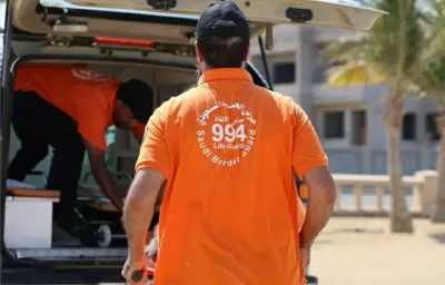 حرس الحدود ينقذ مواطناً من الغرق في ينبع