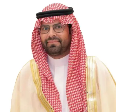أمير القصيم يفتتح مشاريع تنموية ويطلع على احتياجات المواطنين