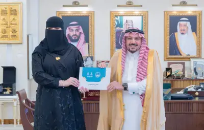 أمير القصيم يستقبل مديرة الأحوال المدنية ويتسلم التقرير السنوي