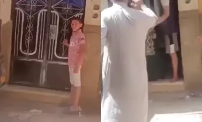 أب مصري يرفض استلام ابنه ويغلق الباب في وجهه ويتركه في الشارع