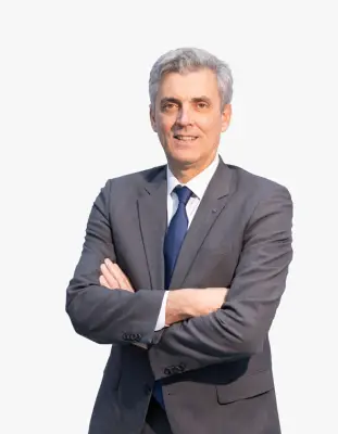 بناء الطرق نحو مستقبل السيارات الكهربائية في السعودية