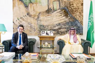 نائب وزير الخارجية يبحث مع مجموعة الصداقة البرلمانية الفرنسية علاقات التعاون