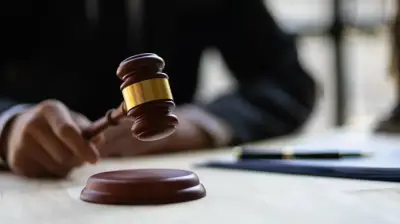 سؤال لشابة عن شعورها بالحر يقود مسنًا للمحاكمة في تركيا