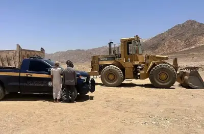 ضبط مخالفين لاستغلال الرواسب في تبوك