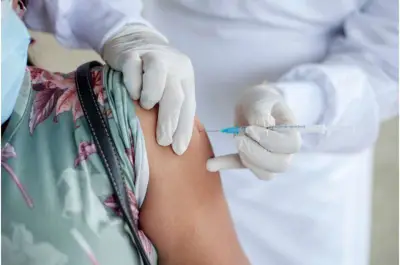 دراسة دنماركية: لقاح الإنفلونزا عالي الجرعة يخفض دخول كبار السن للمستشفى بنسبة 38%