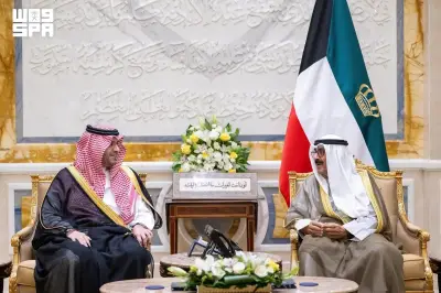 أمير الكويت يستقبل الأمير تركي بن محمد وينقل تحيات الملك سلمان وولي العهد